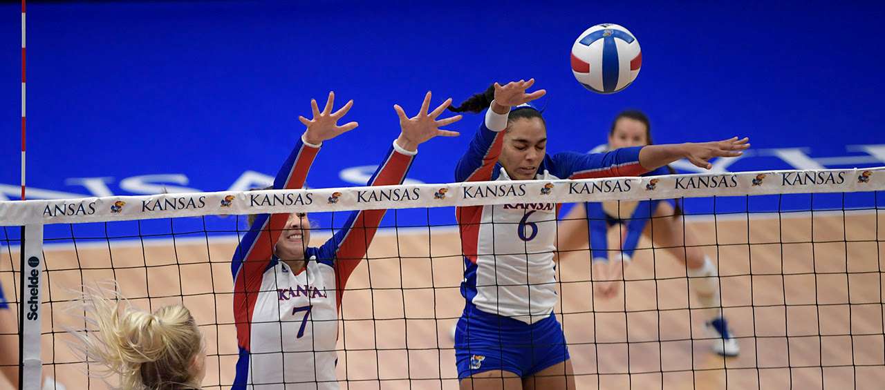 KU volleyball's Hill named Big 12 Defensive Player of the Week
