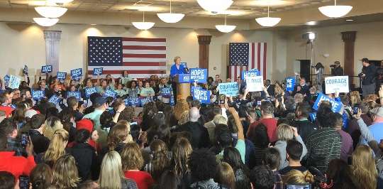 Sen. Elizabeth Warren addresses supporters in Iowa/Photo courtesy of Radio Iowa