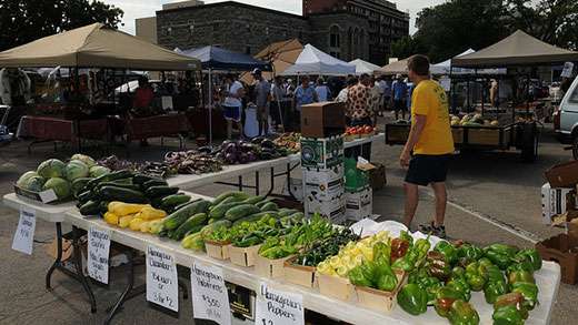 Farmers market (Photo by KSRE)