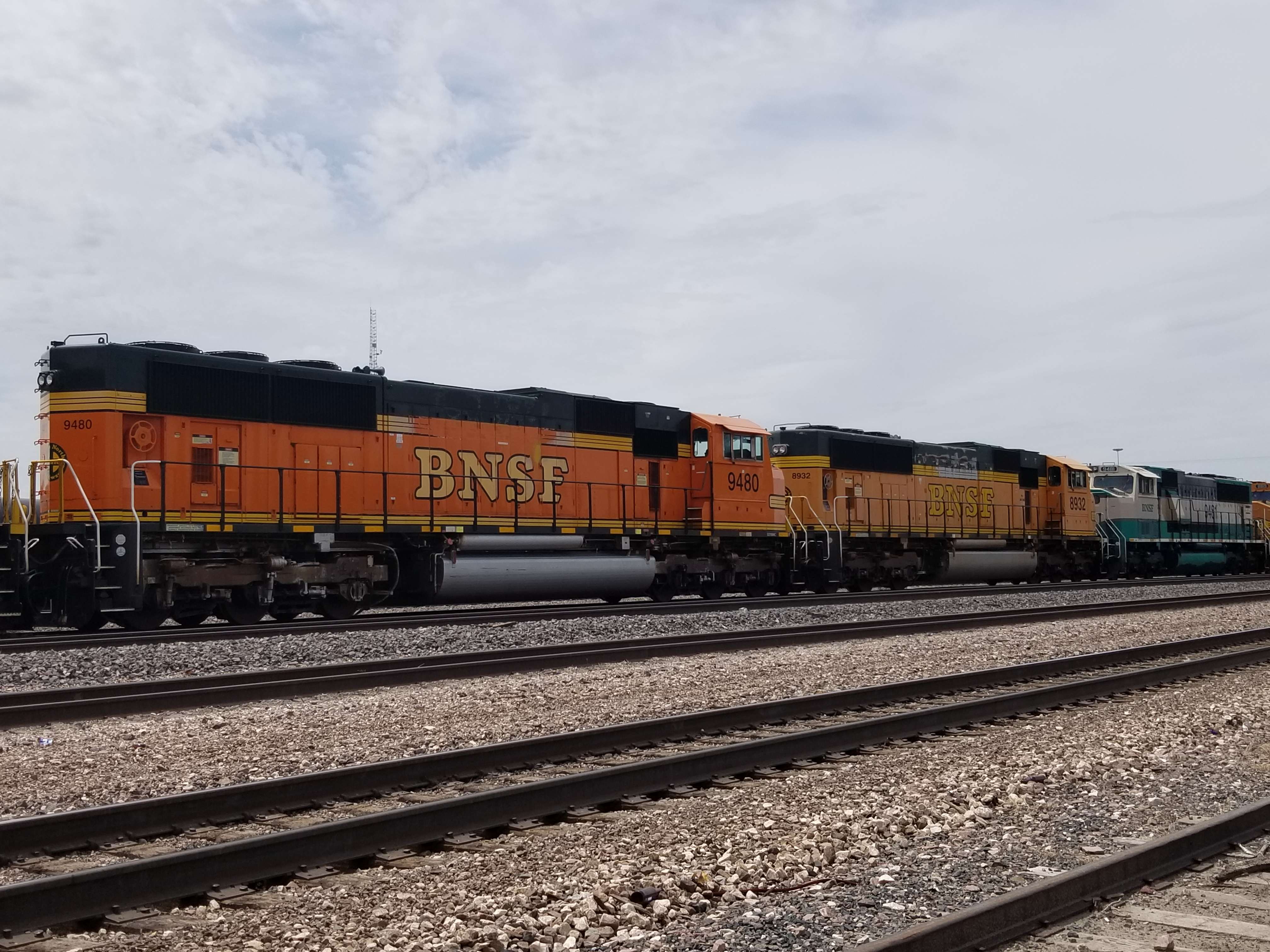 Rail unions turn to arbitration in dispute over BNSF rules