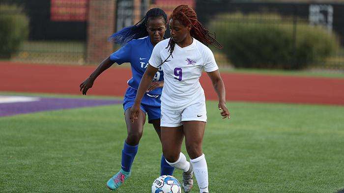 <b>Coyotes' Kayla Deaver. </b>Photo courtesy <a href="http://kwucoyotes.com">kwucoyotes.com</a>