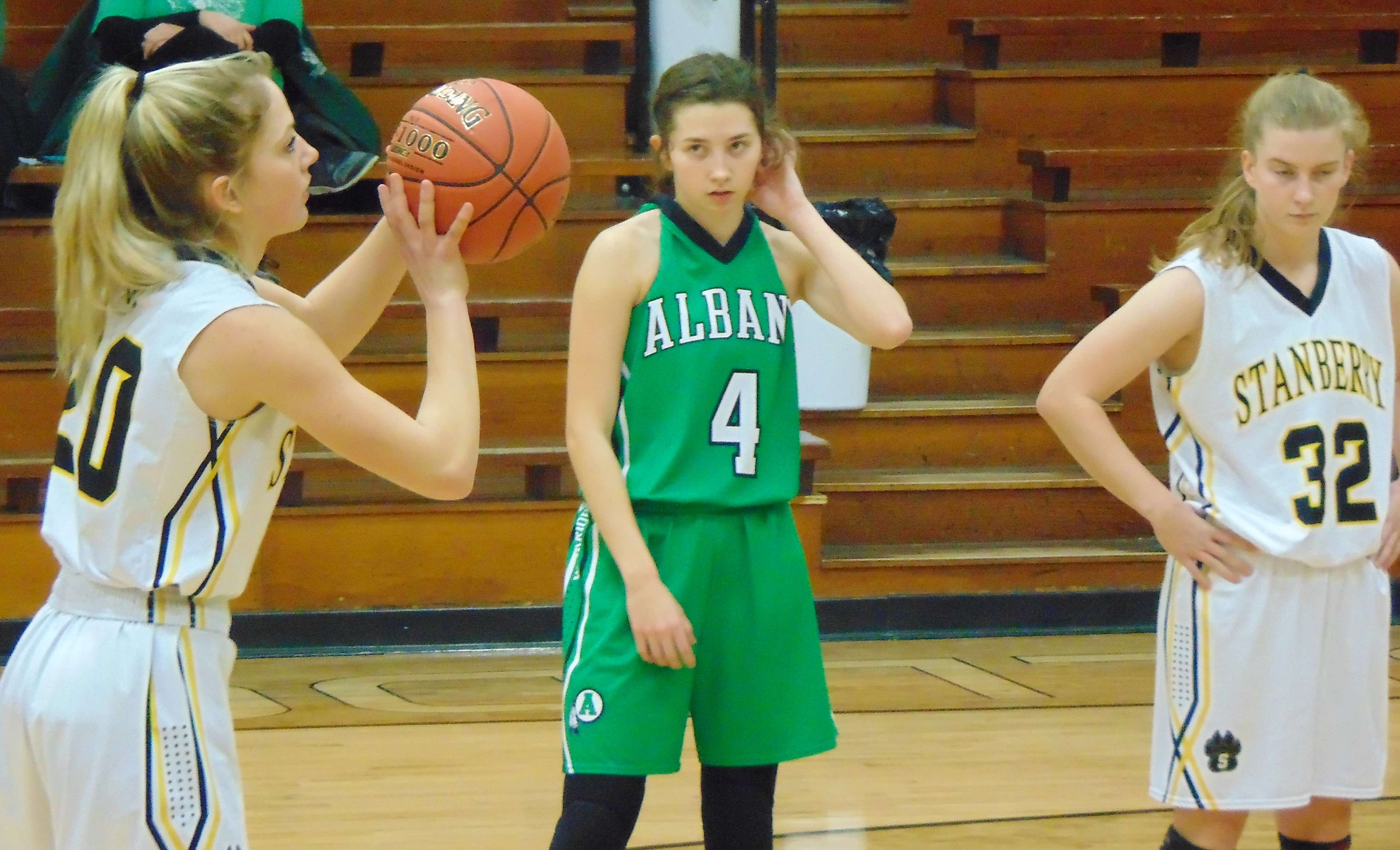 Morgan Wallace gets ready to shoot a free throw in Stanberry's 37-23 win over Albany Thursday. Photo by Tommy Rezac.