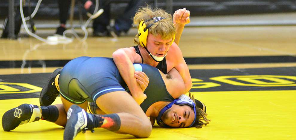 <b>Michael Barfuss scored Cloud County's first win of the day at 141 pounds.</b> Photo courtesy <a href="http://cloudtbirds.com">cloudtbirds.com</a>
