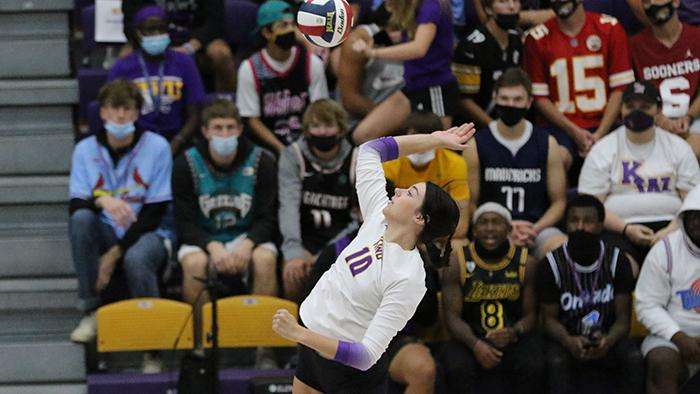 <b>Elizabeth Hardacre.</b> Photo courtesy <a href="http://kwucoyotes.com">kwucoyotes.com</a>