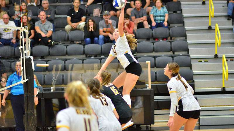 <b>Lakyn Tenbrink accounted for 13 kills and 6 blocks in a sweep of Highland on Saturday.</b> Photo by Jessica LeDuc courtesy <a href="http://cloudtbirds.com">cloudtbirds.com</a>