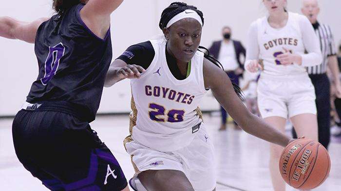 Photo courtesy <a href="http://kwucoyotes.com">kwucoyotes.com</a>