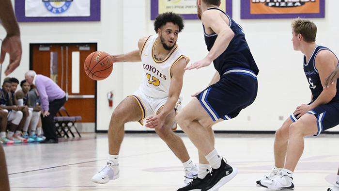 Photo courtesy <a href="http://kwucoyotes.com">kwucoyotes.com</a>