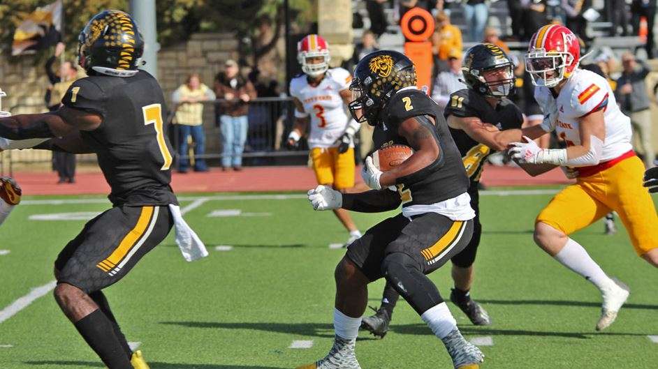 FHSU's Keylan Chapman carries the ball vs. Pittsburg State Saturday. (Courtesy FHSU Athletics)