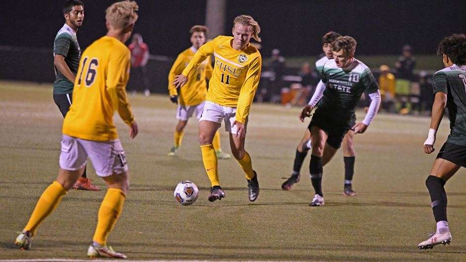 Viktor Robertson (Courtesy FHSU Athletics, Nicole Heitmann)