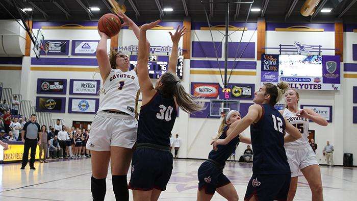 <b>Kelcey Hinz takes a shot.</b> Photo courtesy <a href="http://kwucoyotes.com">kwucoyotes.com</a>