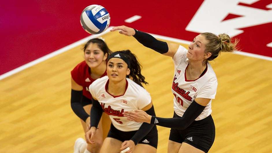 Husker volleyball 2021.jpg