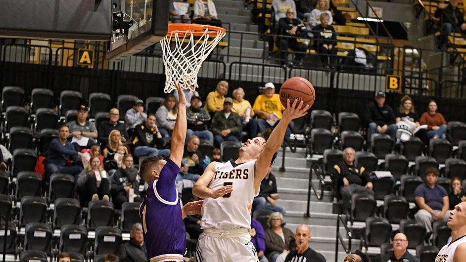 Kaleb Hammeke attempts a shot vs. Avila Monday at Gross Memorial Coliseum (Courtesy FHSU Athletics, Nicole Heitmann)