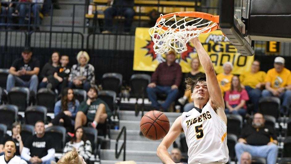 FHSU's Kaleb Hammeke dunks Saturday vs. Nebraska-Kearney (Courtesy FHSU Athletics, Nicole Heitmann)