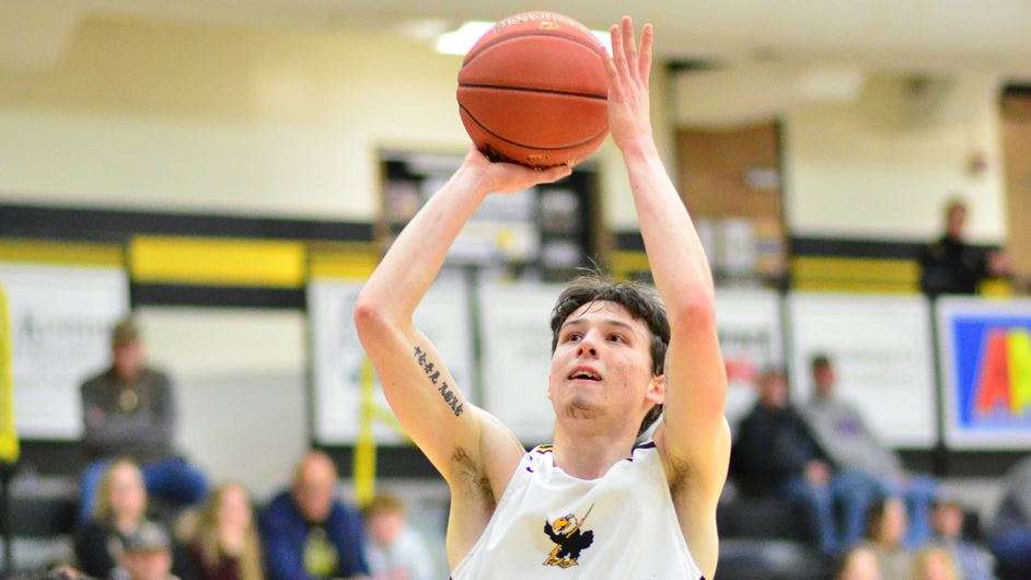 <b>Nate Duckworth. </b>Photo by Jessica LeDuc courtesy <a href="http://cloudtbirds.com">cloudtbirds.com</a>