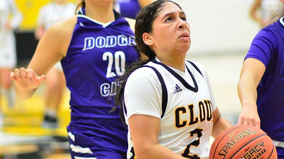 <b>Shakira Smith scored a career-high 15 points and added five assists in a win over Dodge City.</b> Photo by Jessica LeDuc courtesy cloudtbirds.com