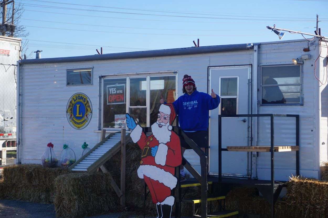 Host Lions fruit sale now going on at the East Hills Shopping Center parking lot, next to the St. Joseph Library/Photo by Tommy Rezac