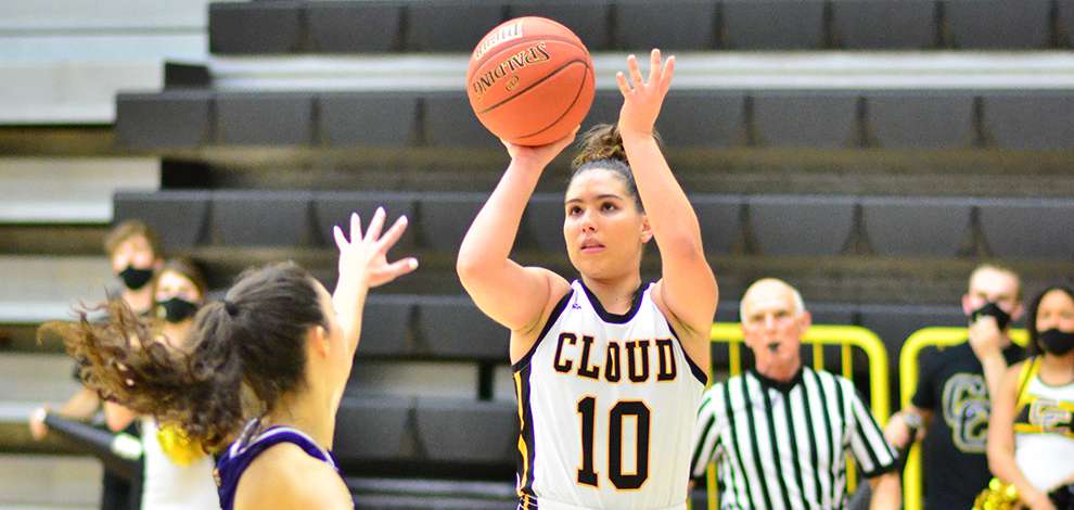 <b>Derin Akdeniz scored a career-high 15 points in the win over Dodge City Wednesday night. </b>Photo courtesy <a href="http://cloudtbirds.com">cloudtbirds.com</a>