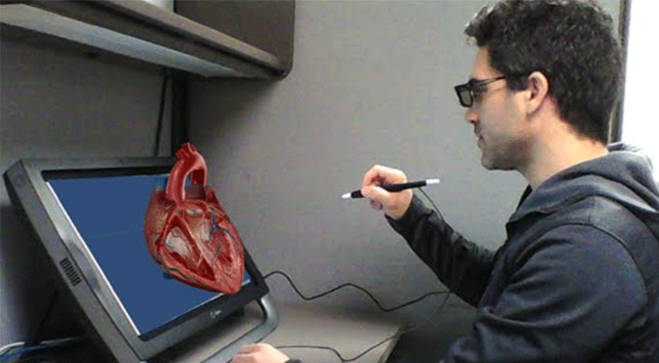 <i>A student examine a 3-D image of a heart thanks so zSpace technology. The same technology will soon be used in Mid-Plains Community College classrooms.</i>