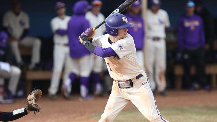 Photo courtesy <a href="http://kwucoyotes.com">kwucoyotes.com</a>