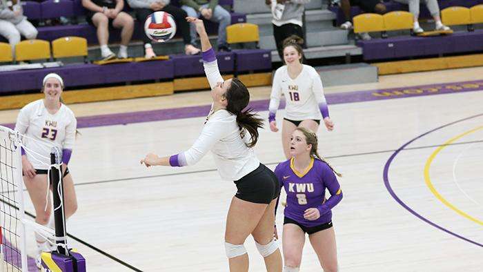 Photo courtesy <a href="http://kwucoyotes.com">kwucoyotes.com</a>