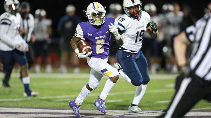 Photo courtesy <a href="http://kwucoyotes.com">kwucoyotes.com</a>