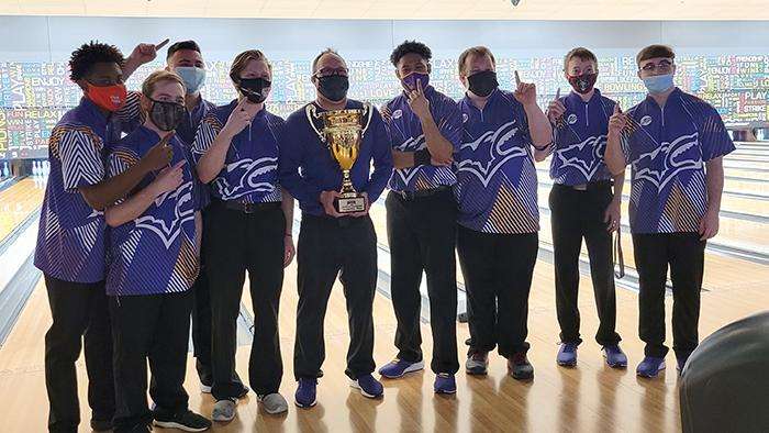 KWU men's bowling team. Photo courtesy <a href="http://kwucoyotes.com">kwucoyotes.com</a>