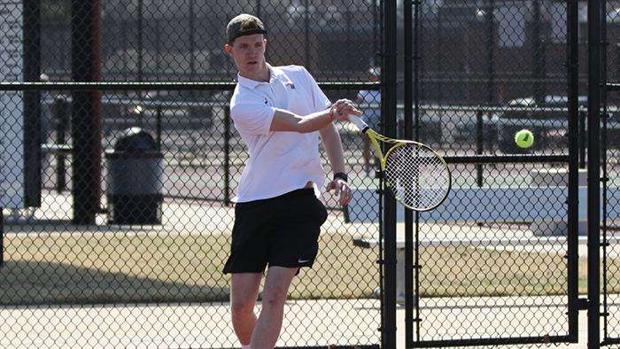 Photo courtesy <a href="http://kwucoyotes.com">kwucoyotes.com</a>