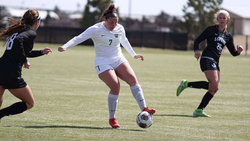 <b>FHSU's Amanda Rapaduski. </b>Photo by Tylee Biera courtesy <a href="http://fhsuathletics.com">fhsuathletics.com</a>