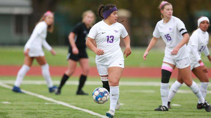 Photo courtesy <a href="http://kwucoyotes.com">kwucoyotes.com</a>