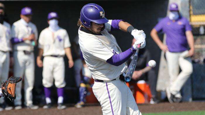 Photo courtesy <a href="http://kwucoyotes.com">kwucoyotes.com</a>