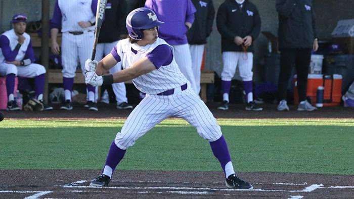 Photo courtesy <a href="http://kwucoyotes.com">kwucoyotes.com</a>