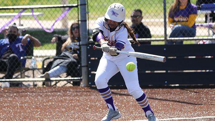 Photo courtesy <a href="http://kwucoyotes.com">kwucoyotes.com</a>