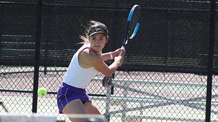 Photo courtesy <a href="http://kwucoyotes.com">kwucoyotes.com</a>