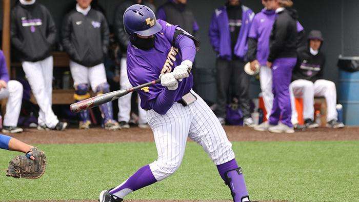 Photo courtesy <a href="http://kwucoyotes.com">kwucoyotes.com</a>