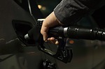 Average US price of gas rises 5 cents per gallon to $3.21