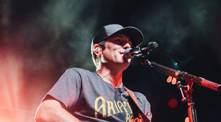 Photo: <a href="https://www.caseydonahew.com/#!">caseydonahew.com</a>