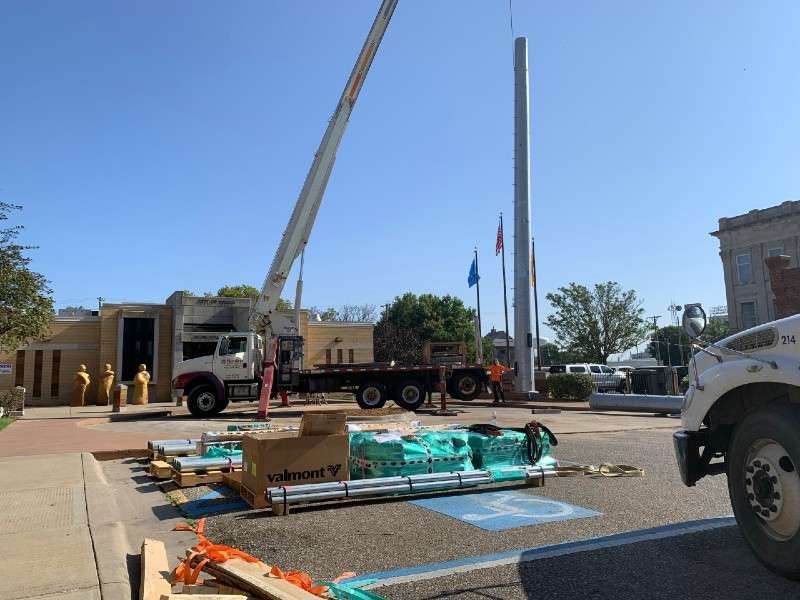 <b>Workers began moving the lower section of the tower into place Wednesday morning.</b>