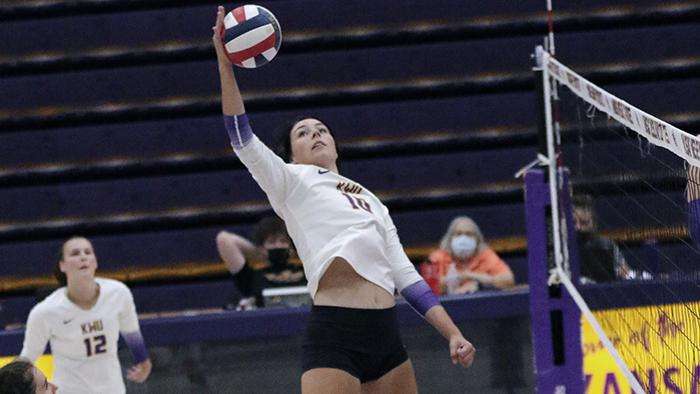 Photo courtesy <a href="http://kwucoyotes.com">kwucoyotes.com</a>