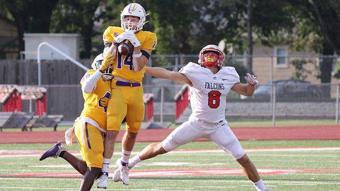 Photo courtesy <a href="http://kwucoyotes.com">kwucoyotes.com</a>