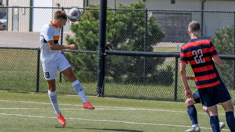 <b>FHSU's Theo Bennetts.</b> Photo by Ryan Prickett courtesy <a href="http://fhsuathletics.com">fhsuathletics.com</a>