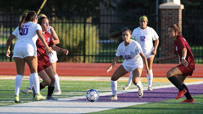 Photo courtesy <a href="http://kwucoyotes.com">kwucoyotes.com</a>