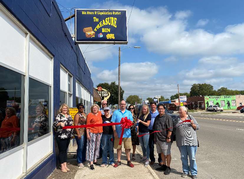 The Treasure Bin celebrates ribbon cutting