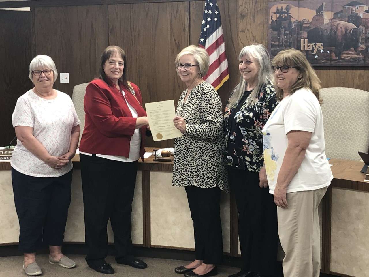 Sept. 17-23 was declared U.S. Constitution week in Hays by Mayor Sandy Jacobs (center) who poses with members of the&nbsp;Courtney-Spalding DAR Chapter.&nbsp;