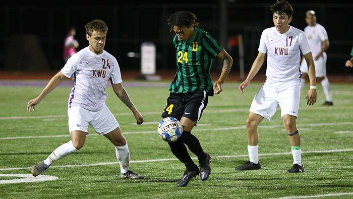 Photo courtesy <a href="http://kwucoyotes.com">kwucoyotes.com</a>