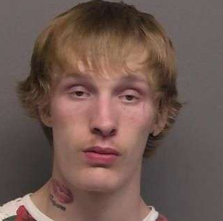 Man with active warrants flees traffic stop, later ends up in jail