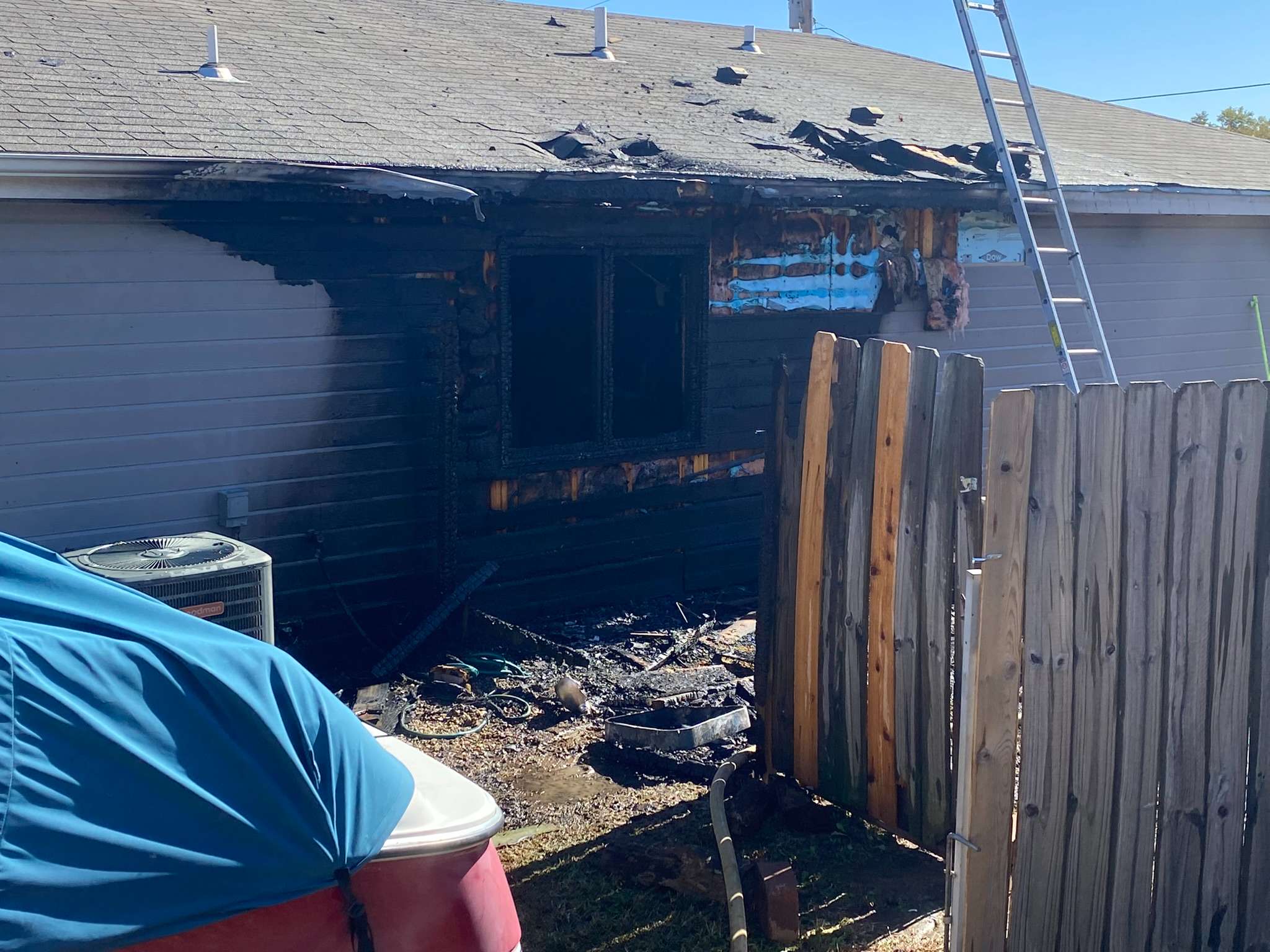 🎥 Heat lamp fire causes 200K damage, destroys chicken coop, damages