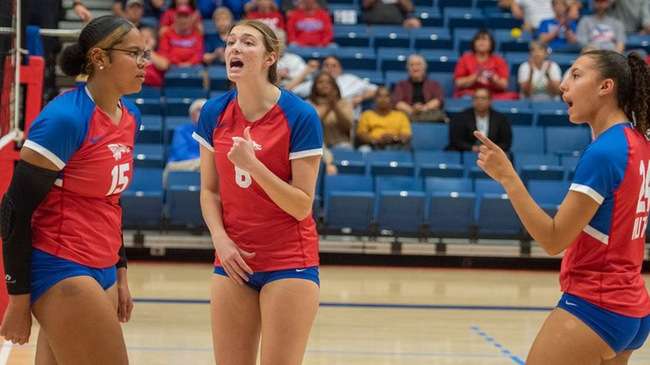 Hutch Volleyball season ends