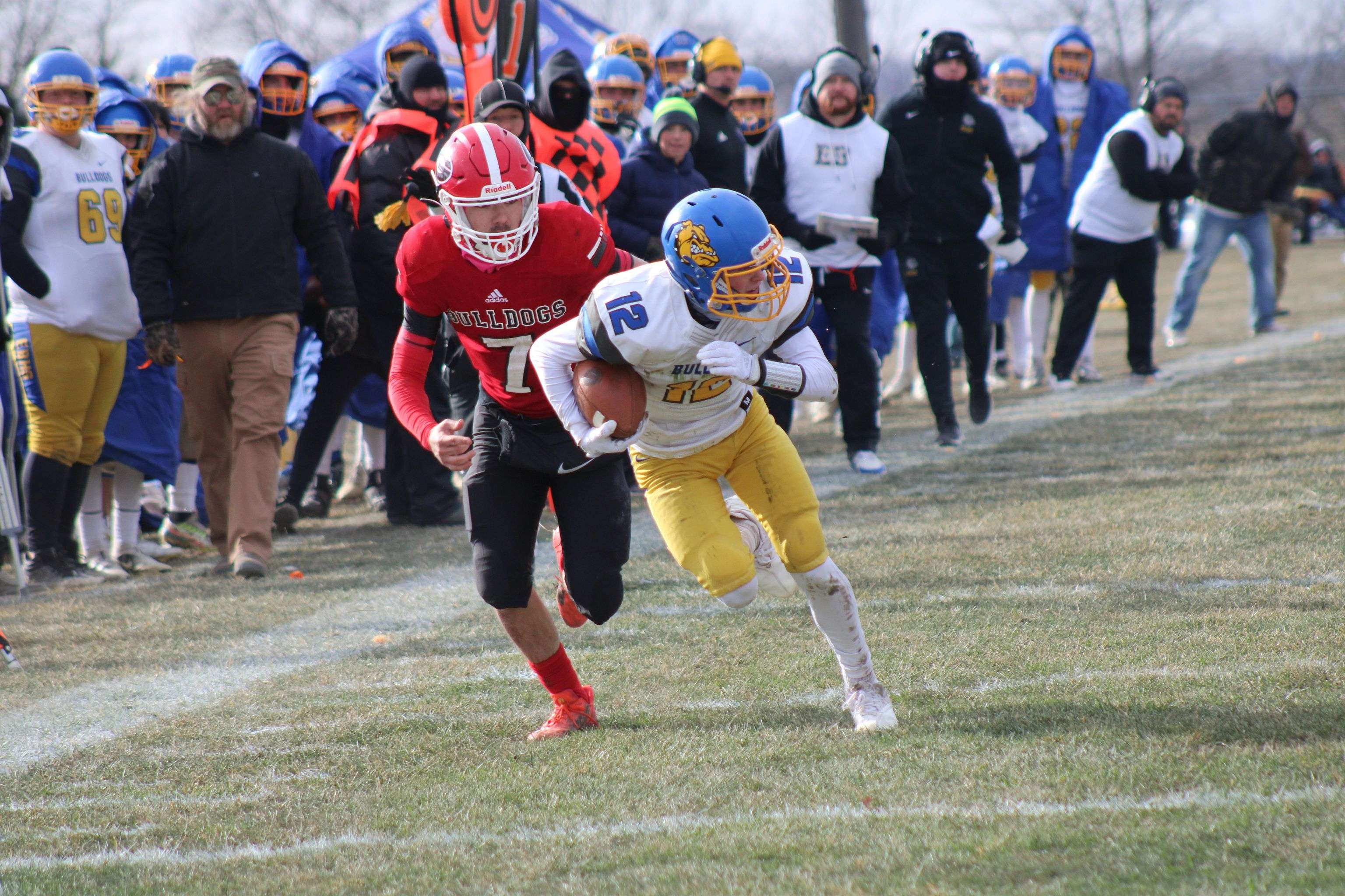 East Buchanan's Adam Stephen-Enges (12) makes a catch during the Bulldogs' 14-6 win at Gallatin Saturday in Class 1 state quarterfinals. Photo by Clifton Grooms.