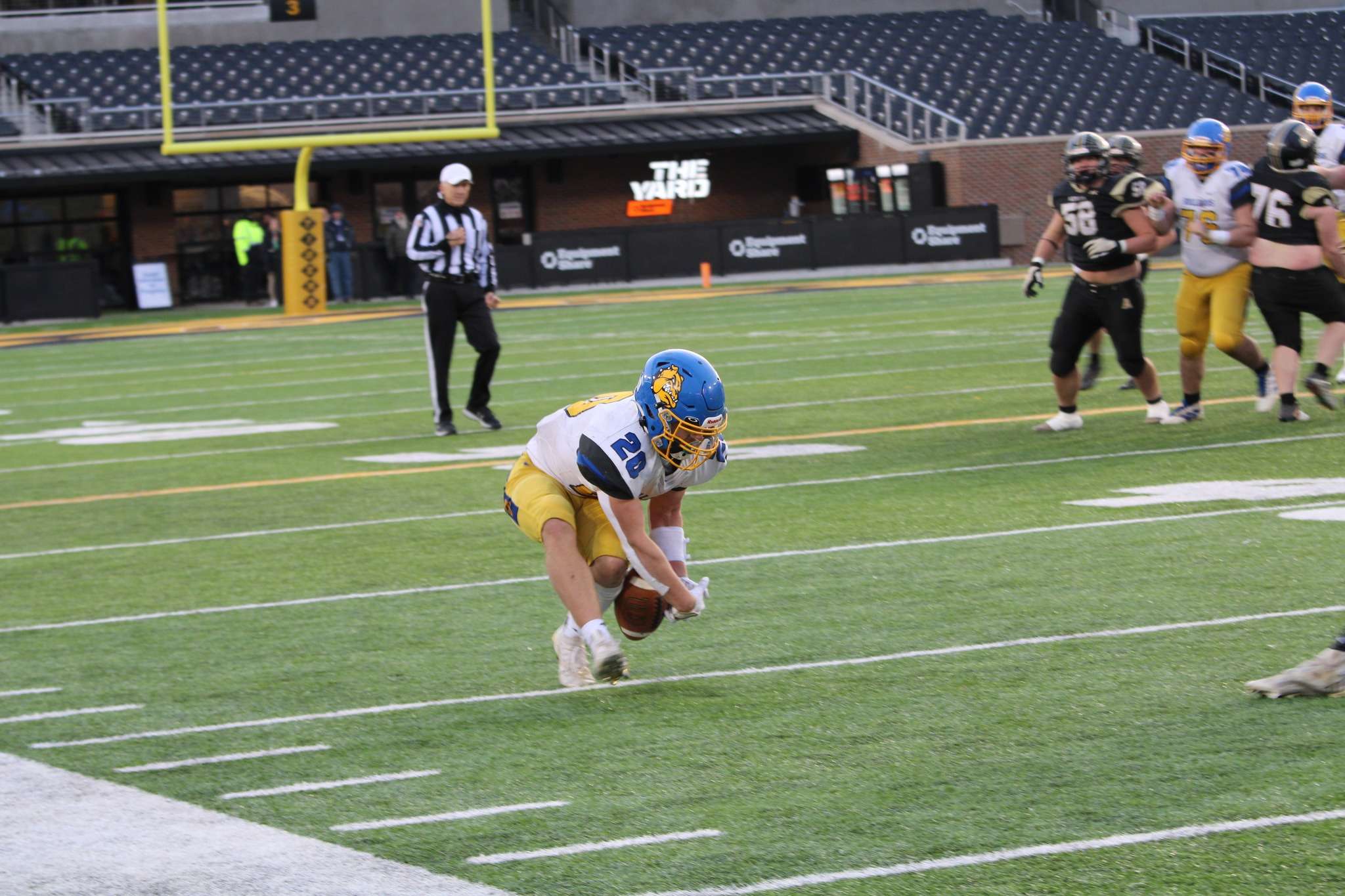 Trevor Klein hauls in a pass between his legs that he would go on to take 41 yards to the endzone/ Photo by Clifton Grooms