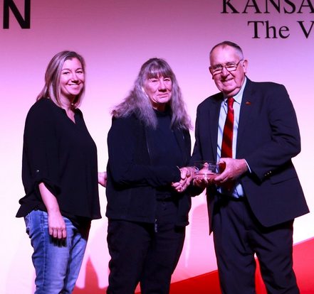 The late Robert Kenner's daughter Dyan and wife Shelley with KFB President Rich Felts. Courtesy photo.